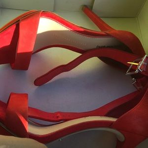 Cami coral Gianni Bini heels